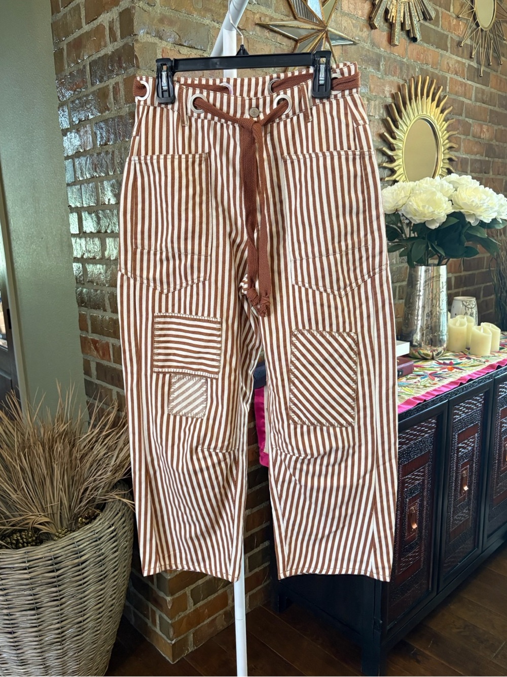 eesome Brown & White Striped Moxies Women’s Pants